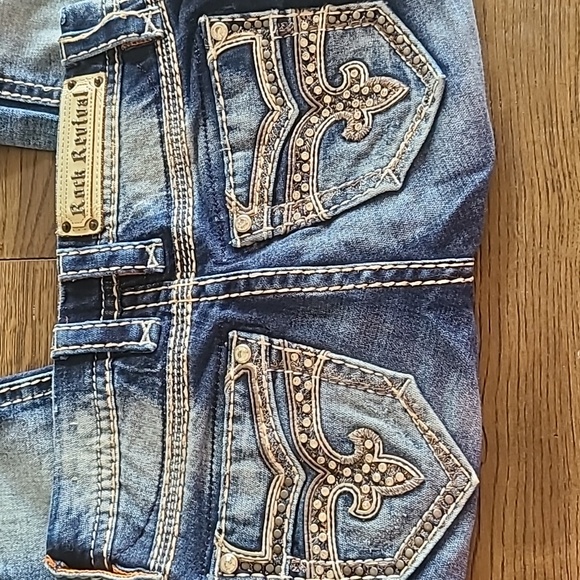 Rock Revival (Dariel) Mid-Rise skinny Jeans. Womens Size: W23x30 - Picture 6 of 9